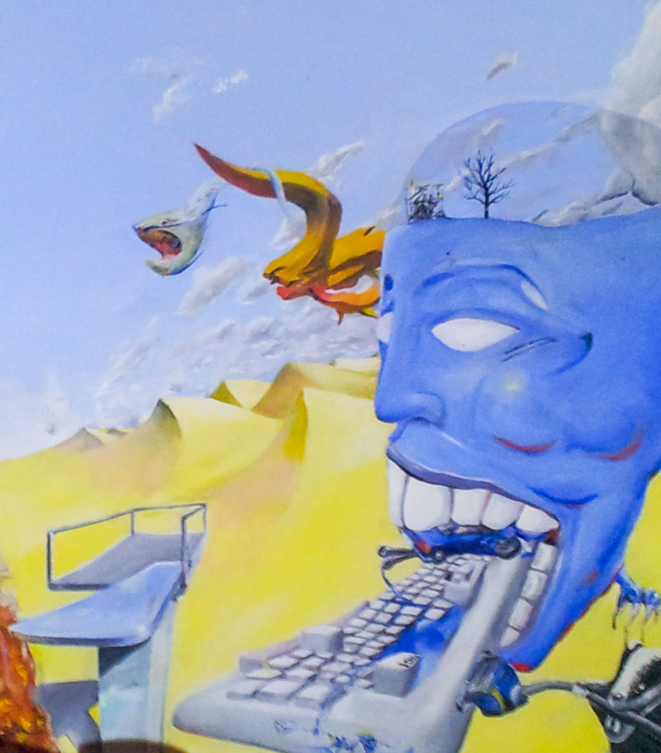 Surreales Gemälde eines blauen Gesichts, das an einer Fernbedienung mit Tastatur saugt, mit Vögeln vor gelbem Himmel